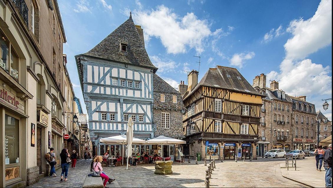 Eglantine Appartement Centre Historique De Dinan Exterior foto
